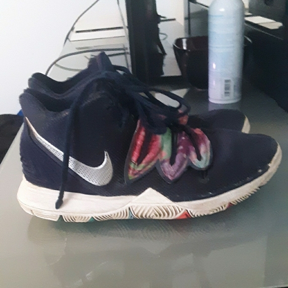 kyrie 5 size 7